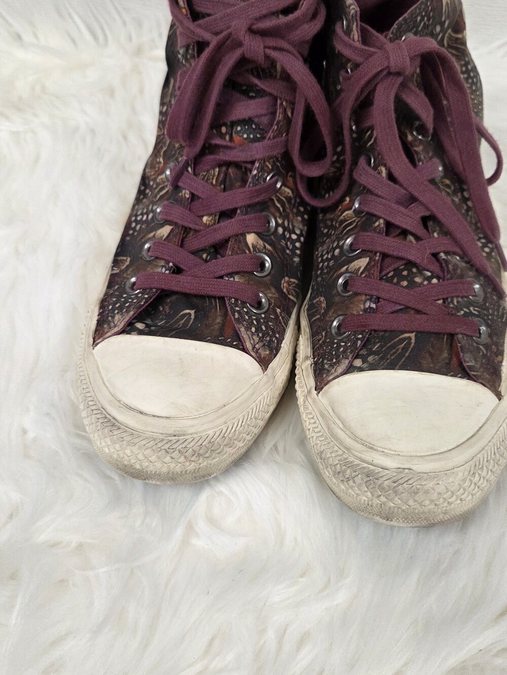 Converse High-Top Canvas Sneakers in Plum Feather Print 9 - Picture 5 of 13
